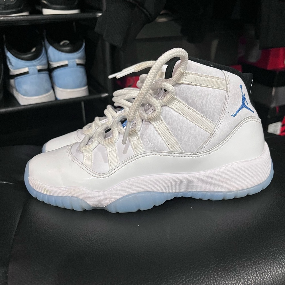 Jordan 11 Legend Blues